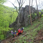 Im Kampf gegen Zeit und Gravitation: Einsatzsimulation am Steinbruchfels