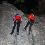 Ausbildung und Belohnung: Nächtliches Abseilen der Bergwacht Jugend